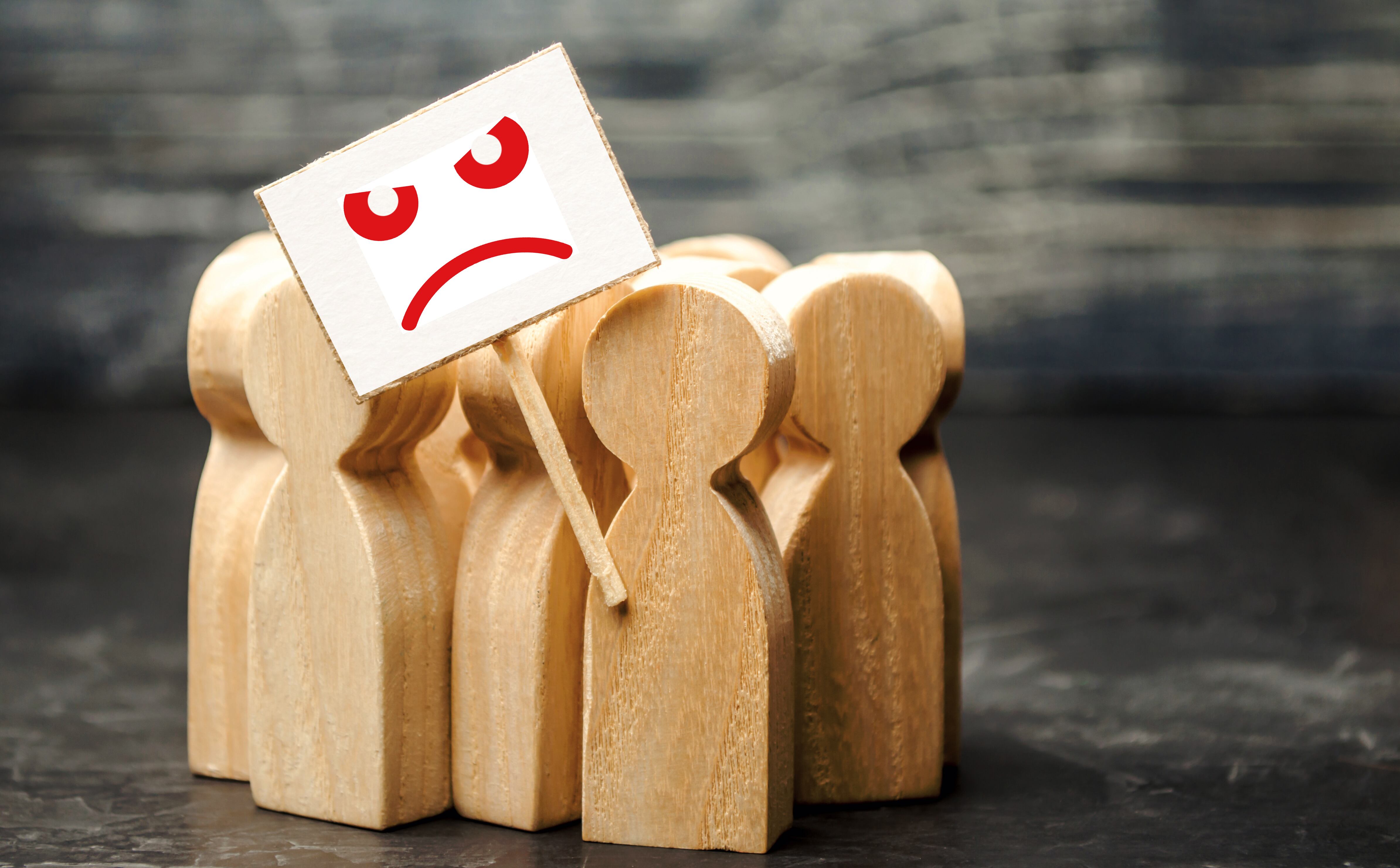 descontento, malestar, enojo, resentimiento social, indignación