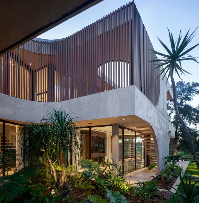 Imagen de la casa Laguna House, en Tigre, Argentina. La vivienda fue premiada en ese país y compite por ser la mejor en América.