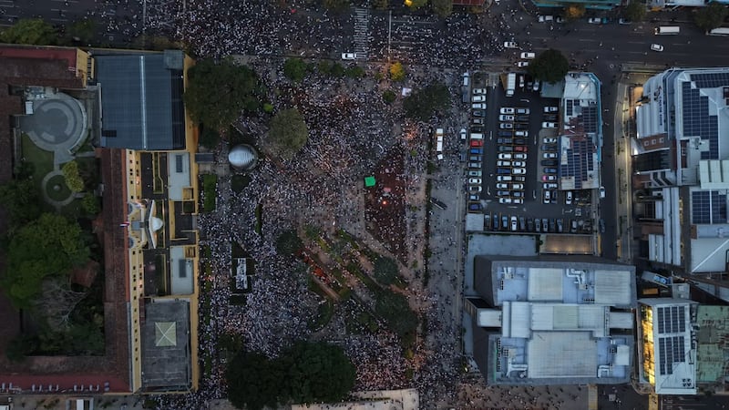 Editorial: Un masivo clamor democrático que el gobierno no puede ignorar