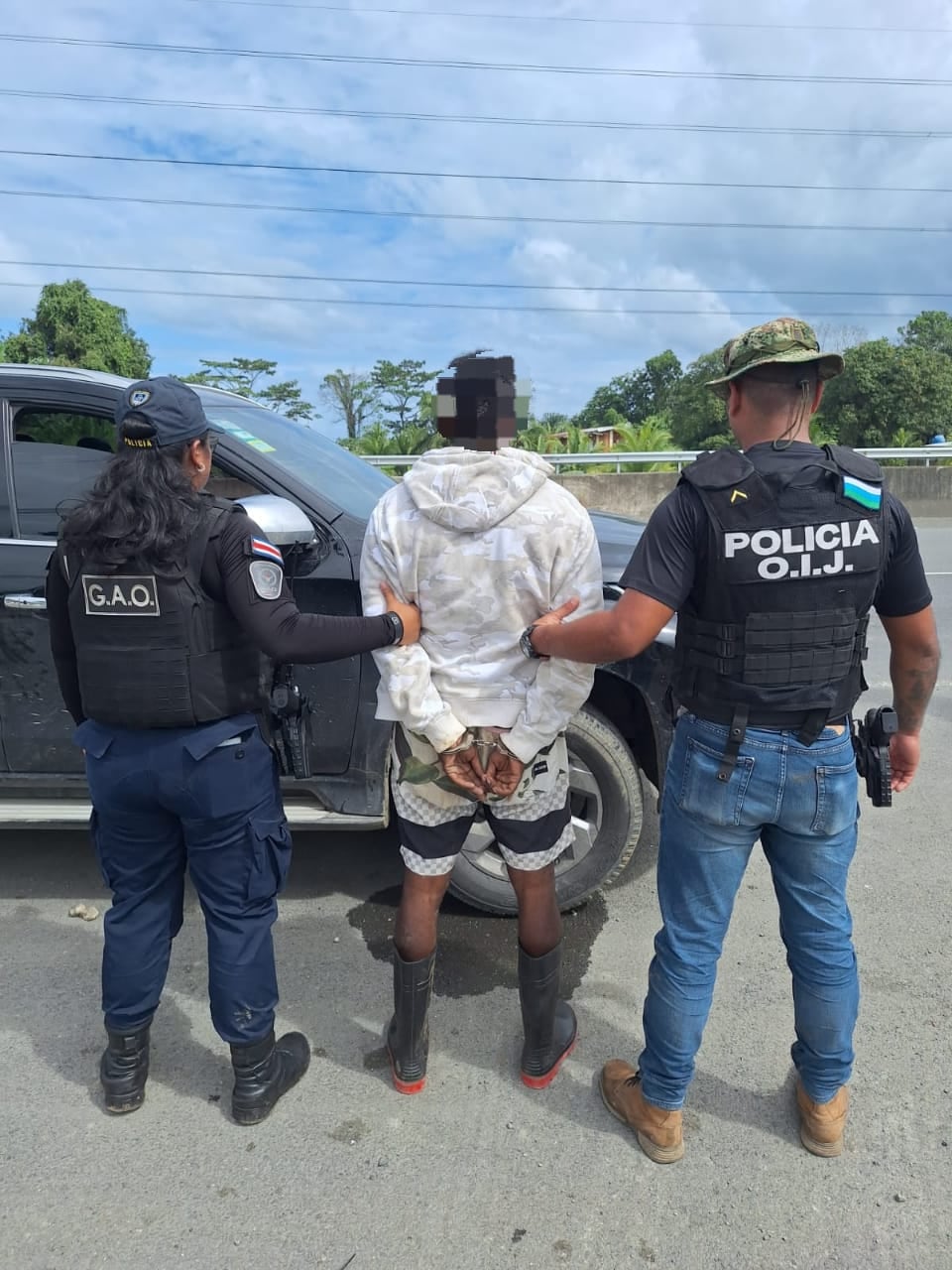 El OIJ detuvo a seis sospechosos de robar combustible del Estado, tras ejecutar tres allanamientos en la comunidad de Búfalo de Limón.