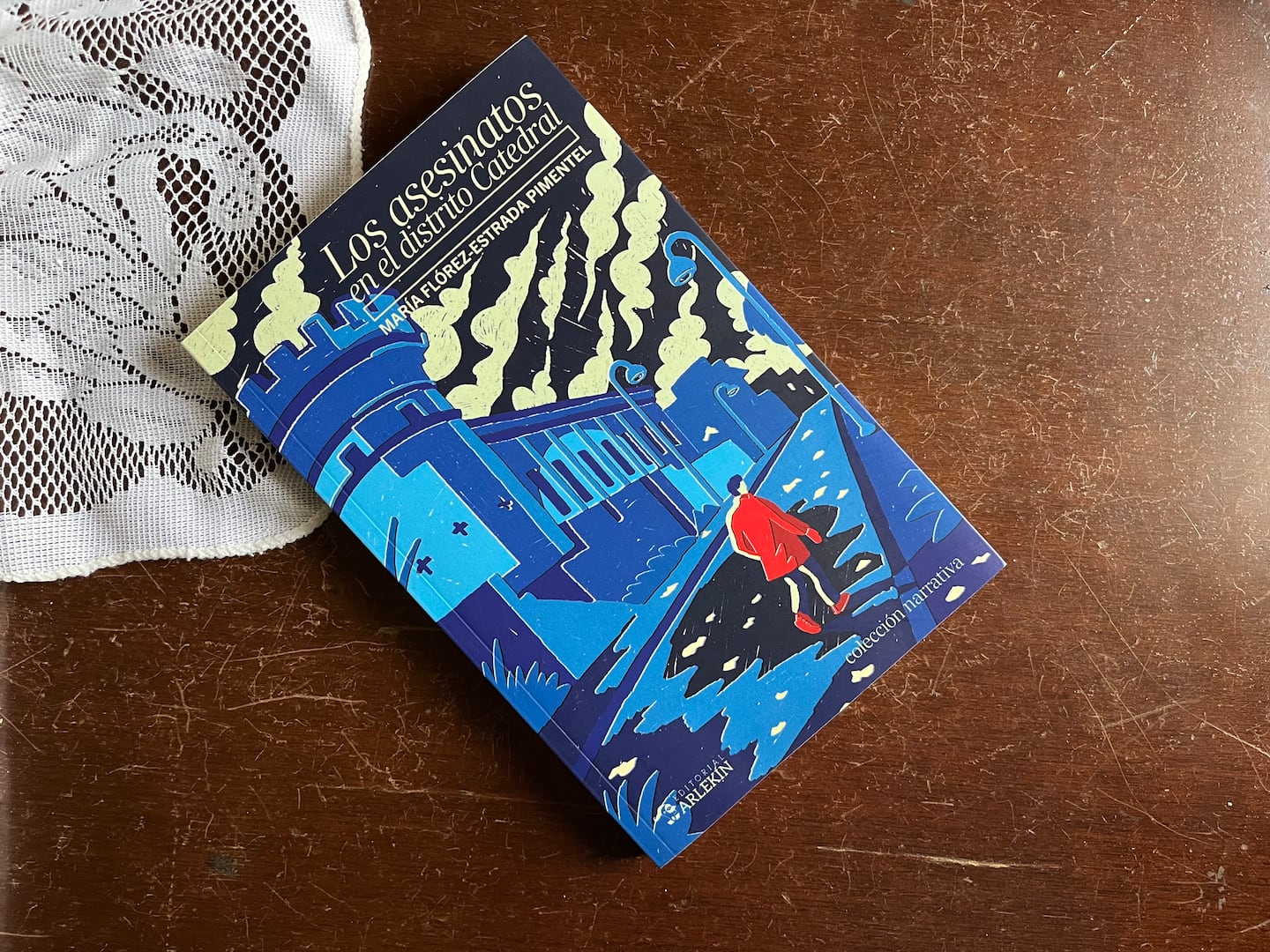 ‘Los asesinatos en el distrito Catedral’: Una novela futurista sobre la condición humana