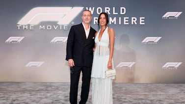 A la novia de Brad Pitt le preocupa que siga atado al pasado con Angelina Jolie y eso afecte su salud