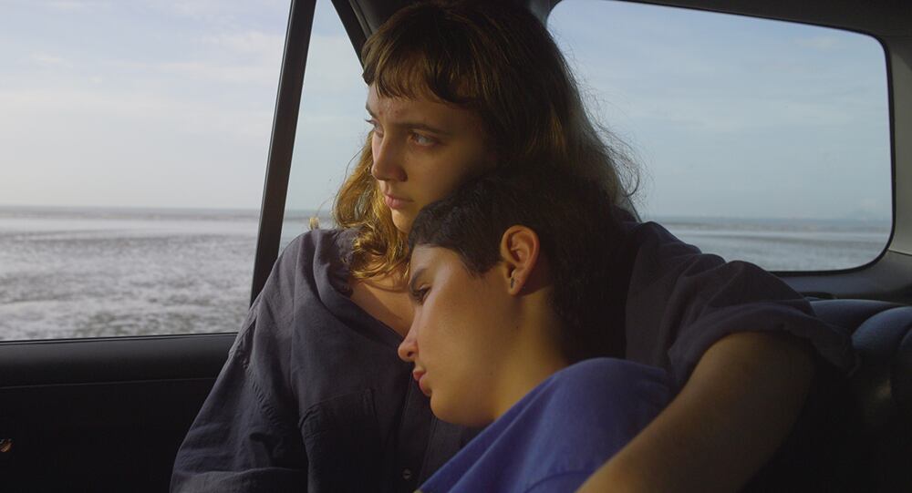 'Las hijas' cuenta la historia de dos hermanas que van tras las pistas de su progenitor en un viaje de autodescubrimiento. Foto: Cortesía Tres Tigres