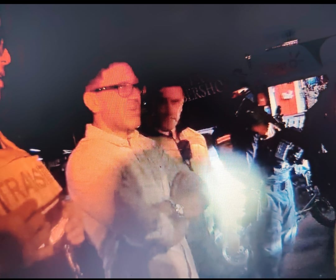 El ministro de Transportes, Efraim Zeledón estuvo en el sitio donde el domingo pasado el futuro ministro de Justicia, Gabriel Aguilar, protagonizó un altercado con policías.