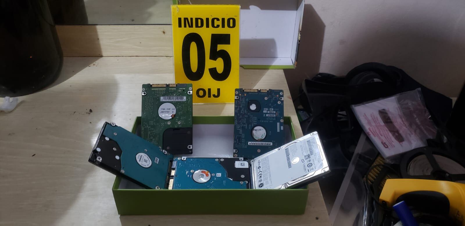 Detienen a guarda sospechoso de difundir pornografía infantil. Foto OIJ.