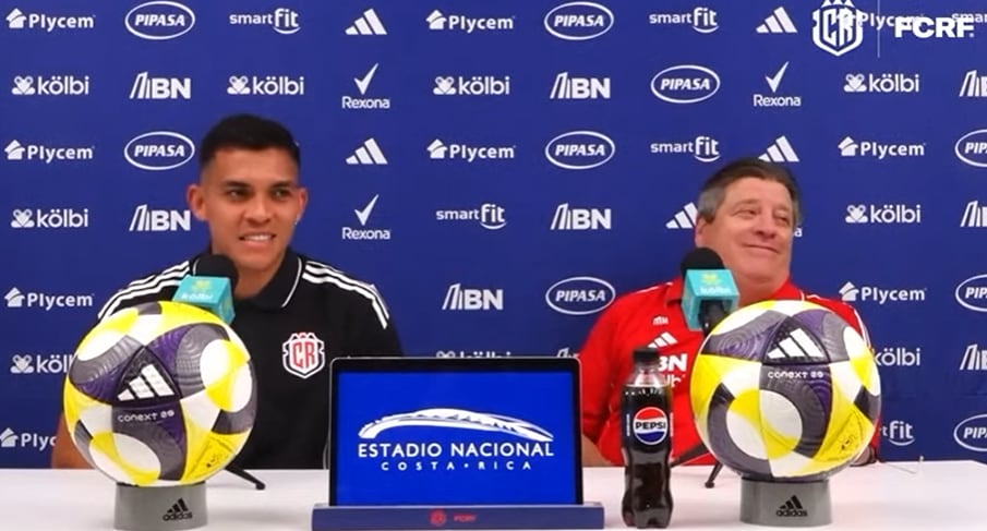 Los rostros de Alonso Martínez y Miguel "Piojo" Herrera hablan por sí solos.