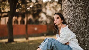 Ale lanza su nueva versión de “Dime corazón” y rompe moldes