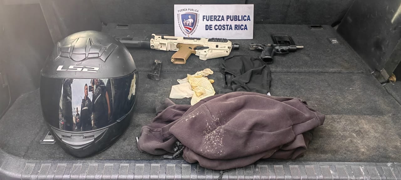 Detienen a supuestos sicarios que dispararon contra casa en Pavas. Foto MSP.