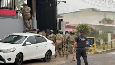 Siete abogados notarios detenidos por aparente red que legalizaba carros robados ‘gemeleados’: así operaban