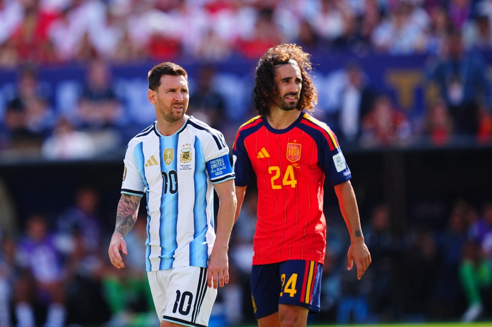Lionel Messi y Marc Cucurella en la final del Mundial 2026 entre España y Argentina.