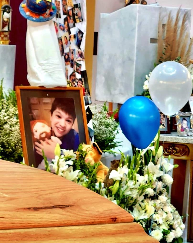 Martín Valverde publicó fotos de la misa de despedida de su hijo Pablito