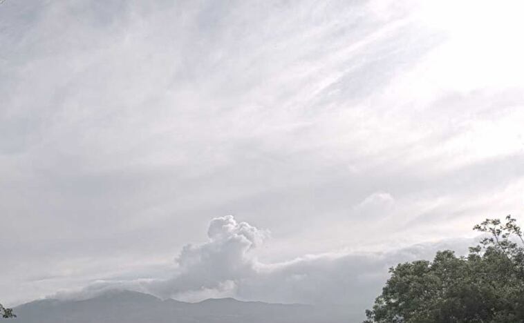 El volcán Rincón de la Vieja registró tres erupciones siginificativas desde el fin de semana.