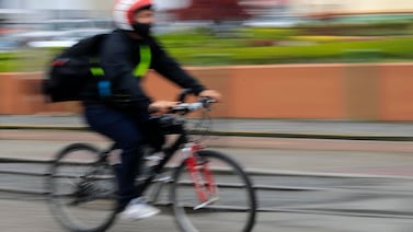 94% de repartidores de plataformas laboran en condiciones precarias, según estudio de la UNA