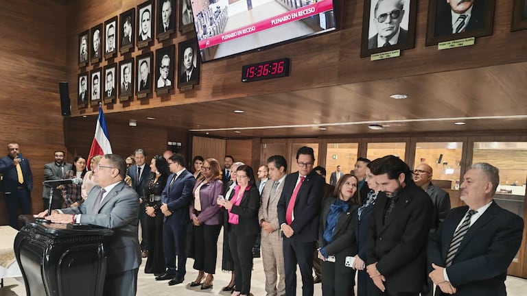 PPSO presenta oficialmente reforma para habilitar la reelección presidencial continua: ‘Este proyecto tiene nombre y apellidos’