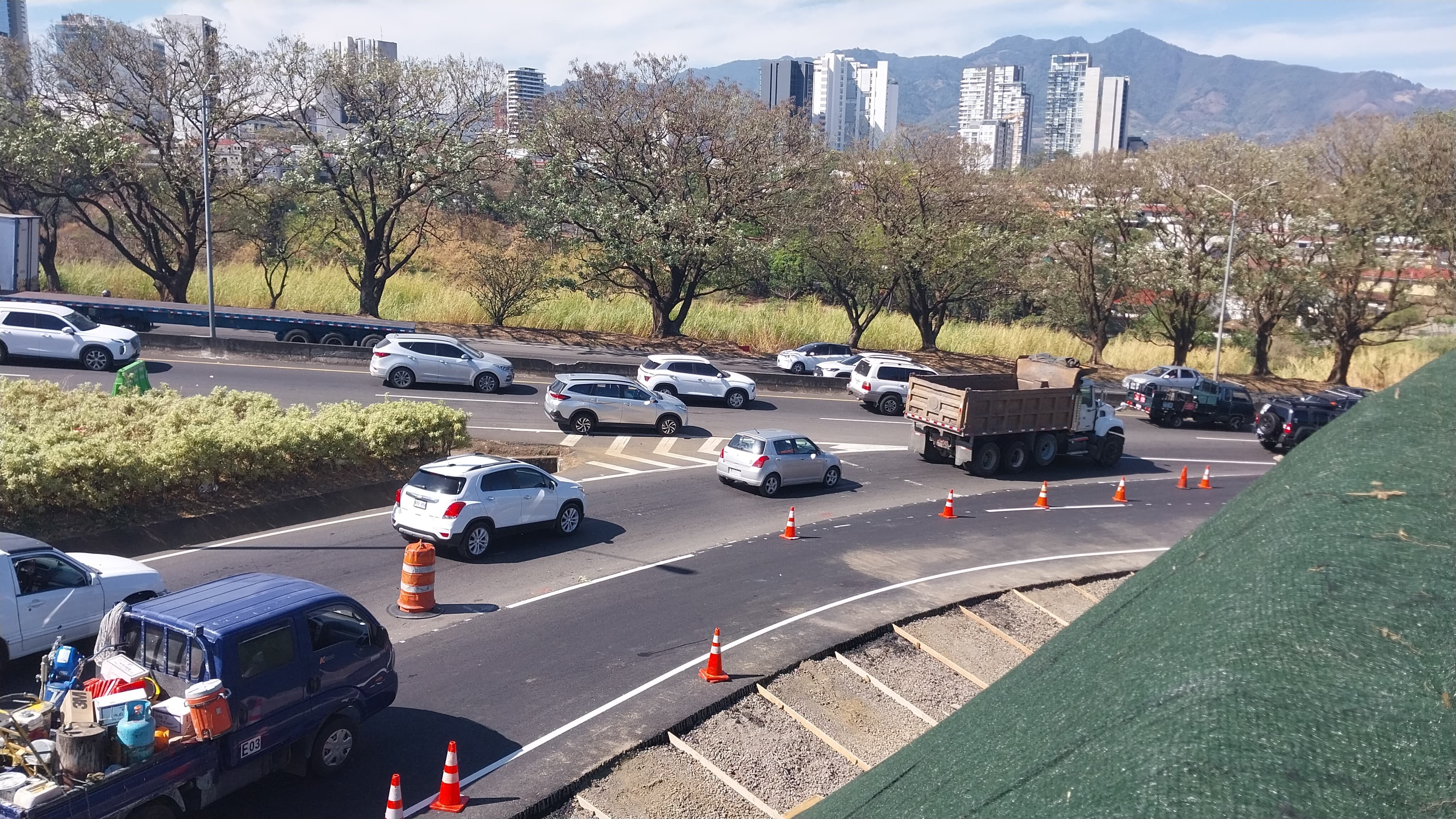 La nueva rampa se localiza en el intercambio que va desde la Autopista General Cañas, entre el puente Juan Pablo II y
el Monumento al Agua. Fotografía: Conavi.