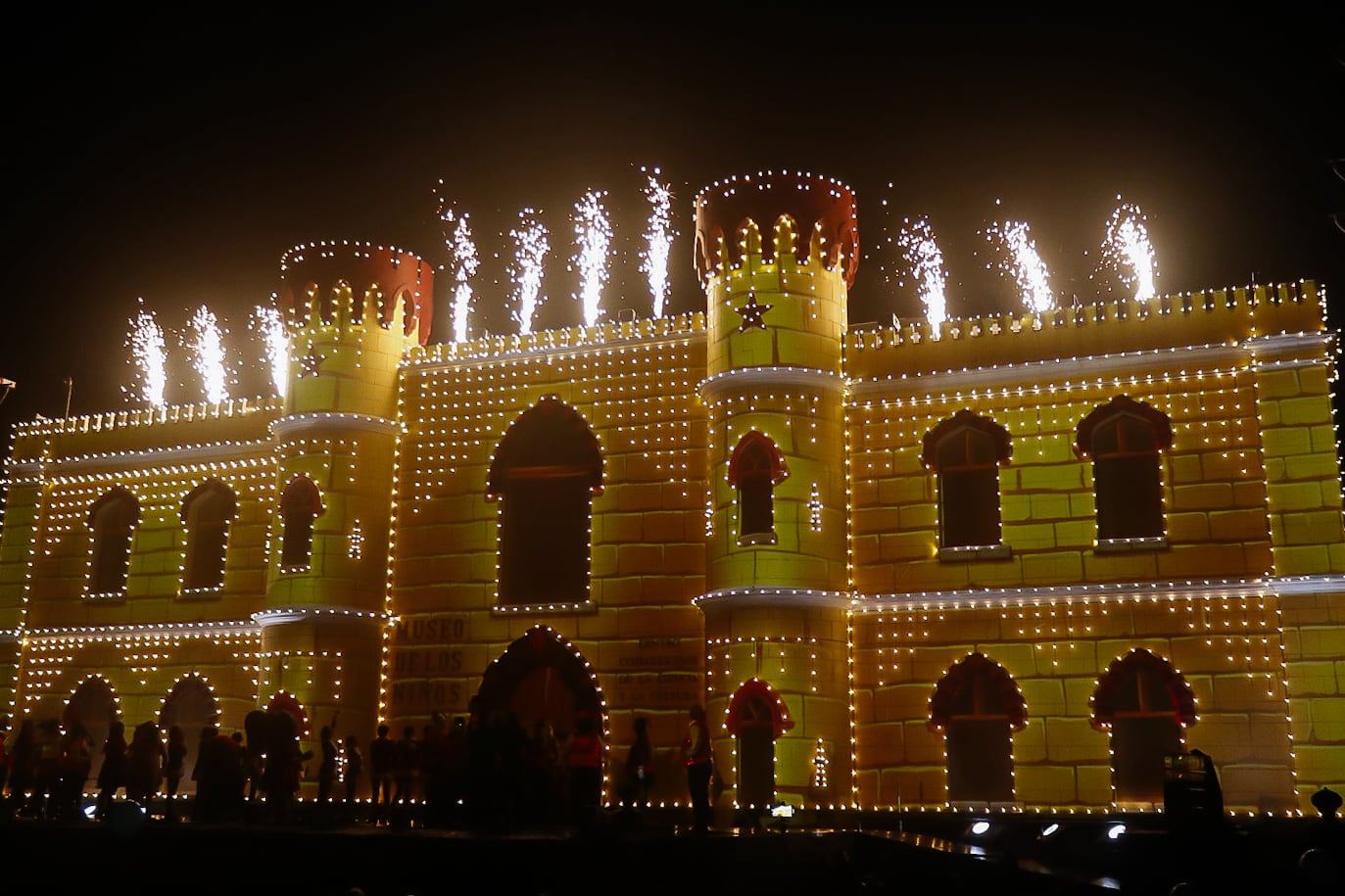29/11/2024. Iluminación del Museo de los Niños. San José. Fotografía: Lilly Arce.