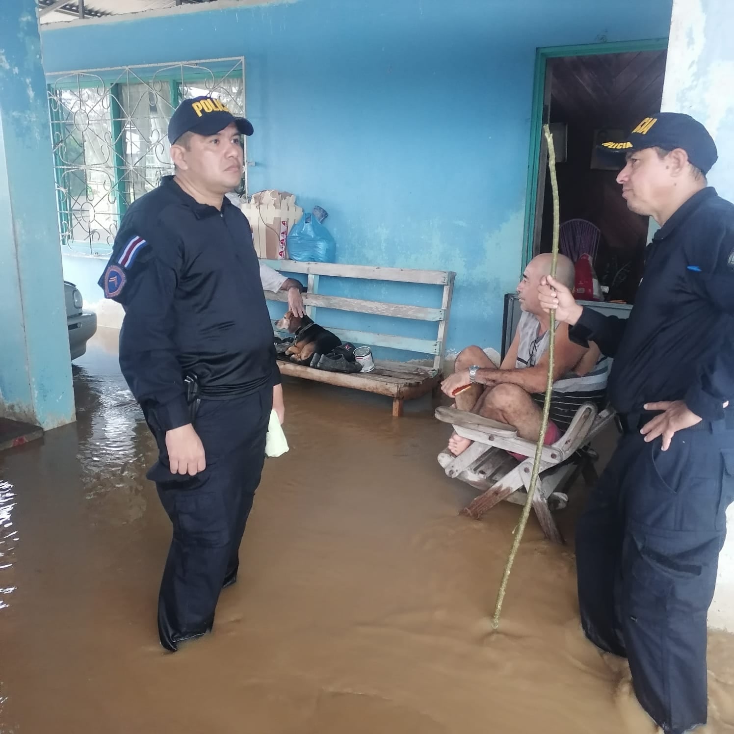 Inundaciones y derrumbe provocados por el paso de la onda tropical 32