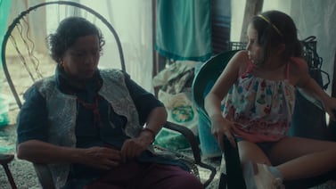 ‘Si no ardemos, cómo iluminar la noche’, la galardonada película costarricense que debuta este jueves en cines