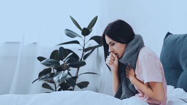 El truco casero que puede aliviar la tos nocturna y mejorar el descanso nocturno