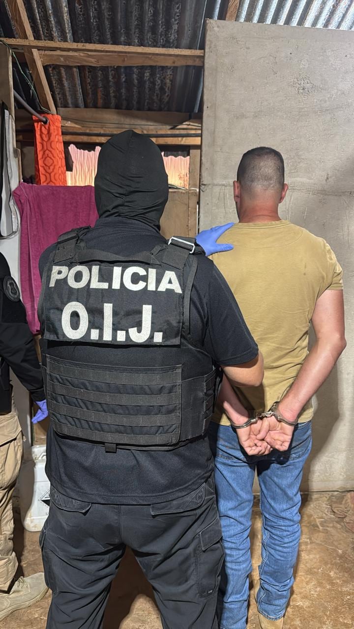 Detenidos y decomisos tras allanamientos en San Ramón por homicidios de dos finqueros.