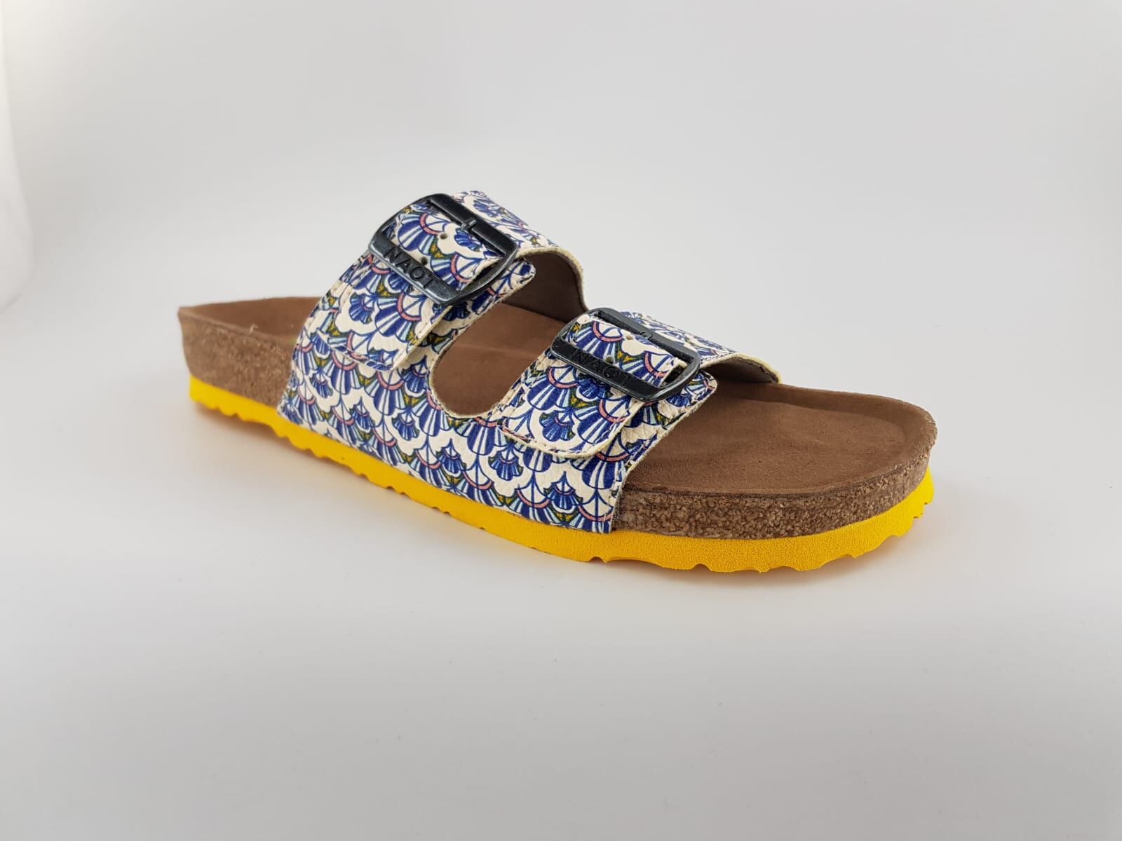 Las sandalias de cuero vegano presentadas en Los Ángeles se lograron mediante una alianza entre Nova Milan y la marca israelí NAOT Footwear. Foto: Cortesía