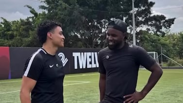 Joel Campbell y popular influencer vuelven viral un revelador ‘ping pong’ en TikTok (video)
