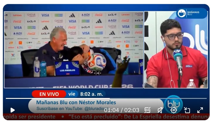 Este fue el viral momento en que Gustavo Alfaro consoló a su jugador Diego Gómez.