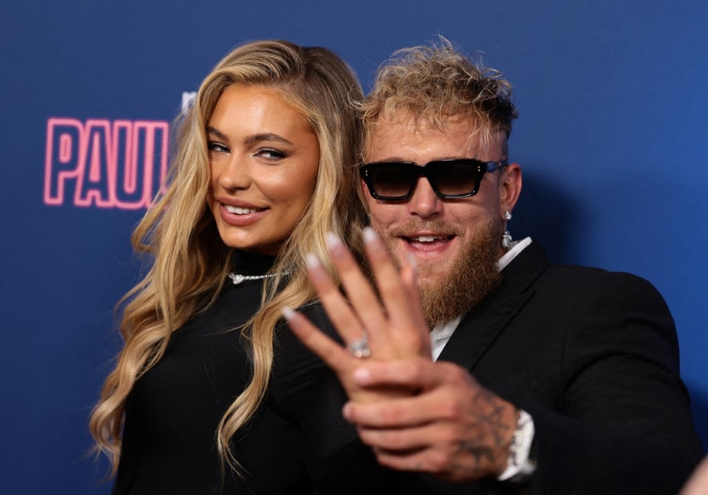 NEW YORK, NEW YORK - MARCH 26: (L-R) Jutta Leerdam and Jake Paul, ring detail, attend Max's "Paul American" premiere on March 26, 2025 in New York City. Dimitrios Kambouris/Getty Images/AFP (Photo by Dimitrios Kambouris / GETTY IMAGES NORTH AMERICA / Getty Images via AFP)