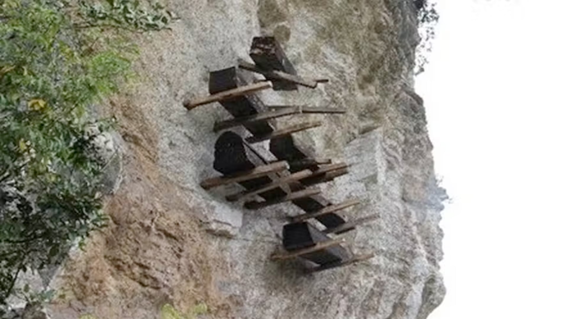 Un análisis de ADN demostró que el pueblo Bo desciende directamente de quienes practicaban los entierros suspendidos en China.