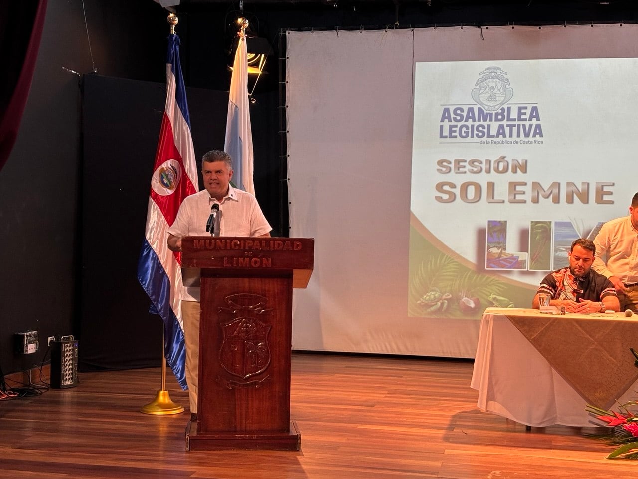 Sesión solemne de la Asamblea Legislativa en Limón