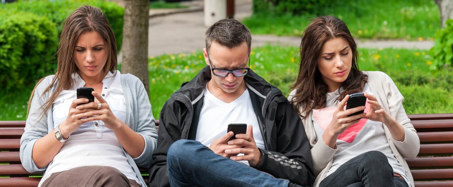 Adicción al celular. Foto: Shutterstock