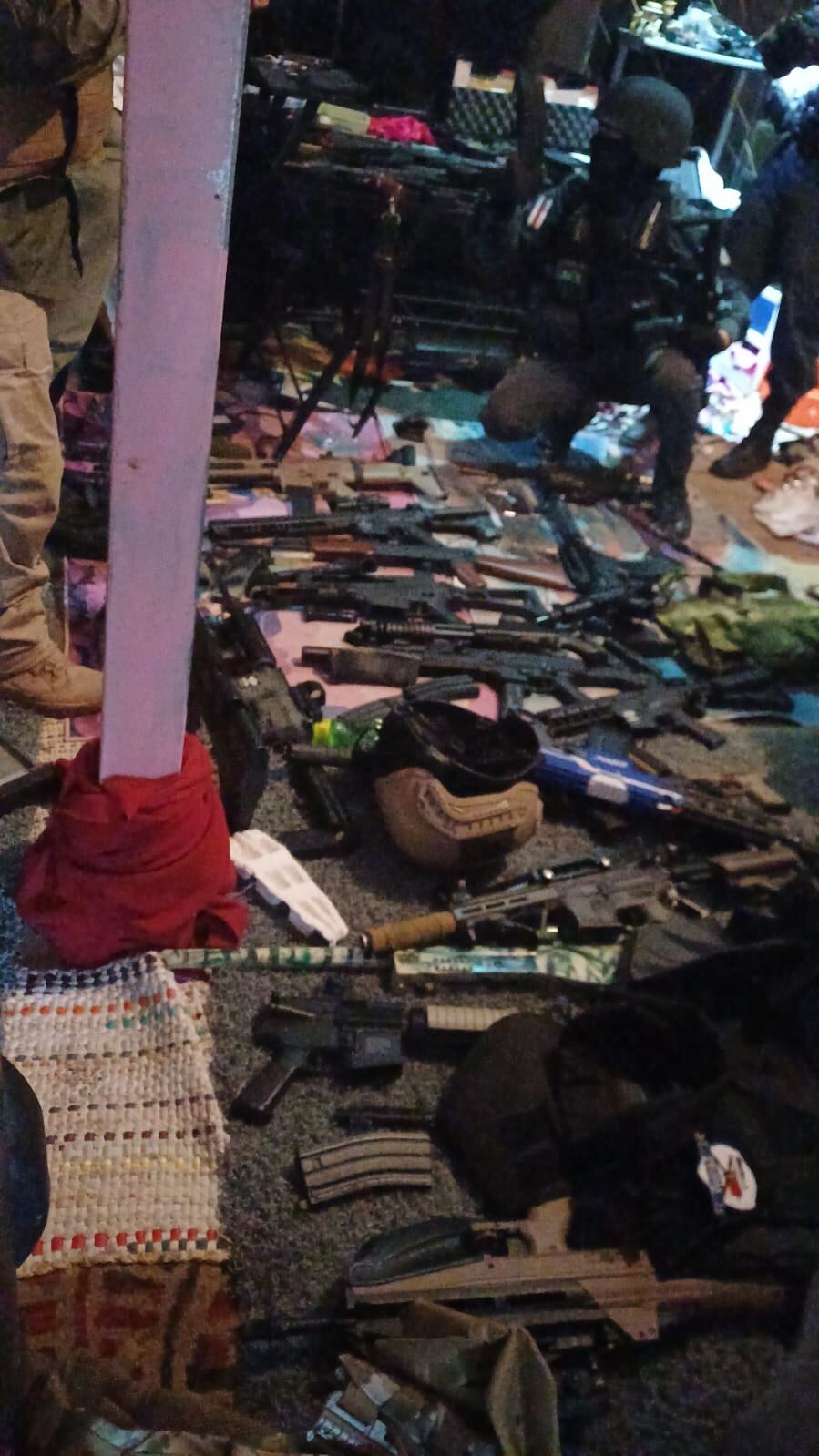 Hallan arsenal en cuartería de Cartago