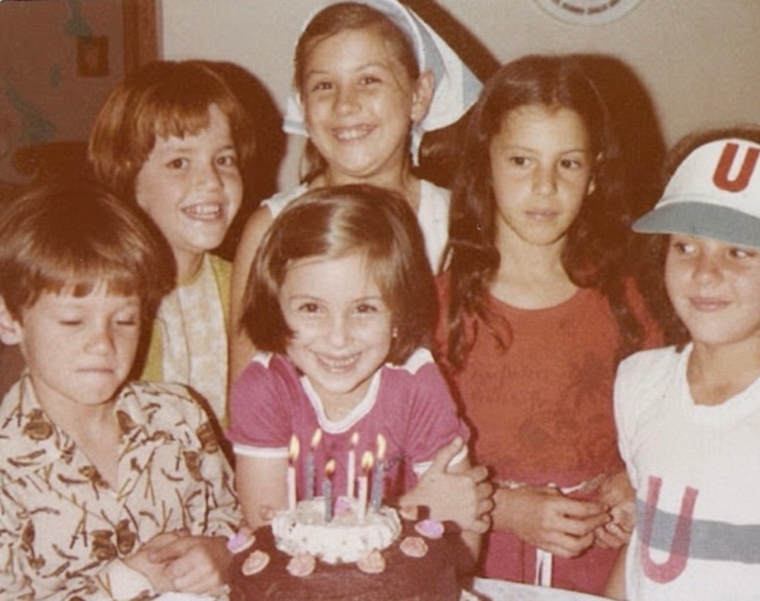 Niños en la década de 1970. De izquierda a derecha: el autor (Alfredo González), Irene, Eugenia y Julieta González, Ana María Piza y Laura Lara.