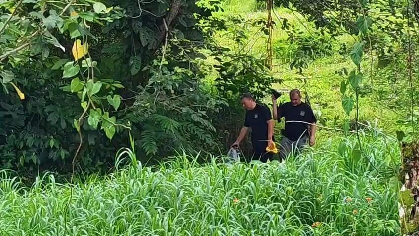 Vecinos hallaron el cuerpo varias horas después del accidente y dieron aviso al sistema de emergencias 9-1-1.