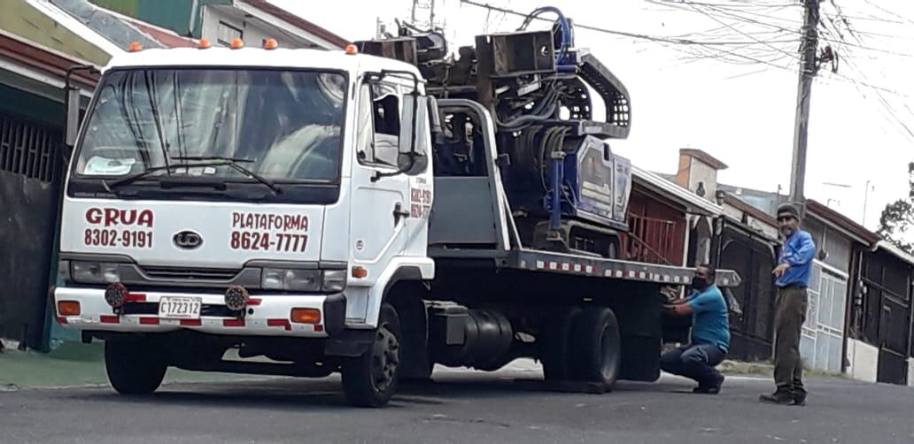 Desde el lunes llegó a la zona el equipo de exploración que va a analizar el material en varios puntos del suelo para un informe que estará en dos meses. Foto: Cortesía, Flor Jiménez.