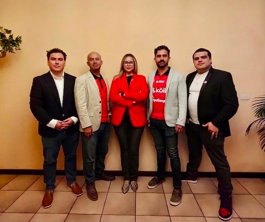 Alejandro Alvarado, Nolan Zamora, Andrea Salas, Fabio Hernández y Javier Artavia conforman la papeleta de Grandeza Rojinegra.