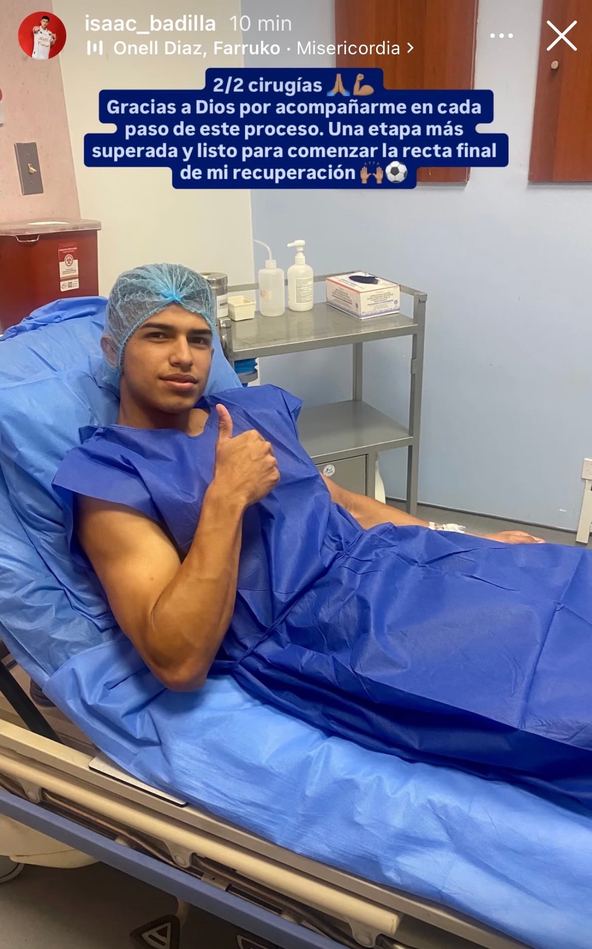 Isaac Badilla publicó una historia en Instagram, poco después de que salió del quirófano este 23 de setiembre.