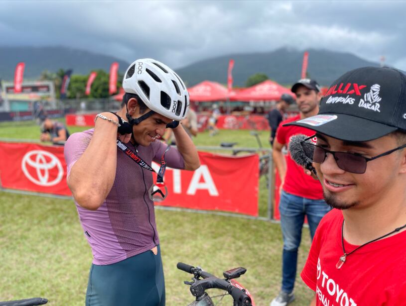 Colgarse una medalla en el pecho fue algo que Andrey Amador disfrutó en la carrera Toyota Arenal Epic.