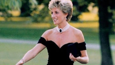 ¿Por qué lo llaman el ‘vestido de la venganza’? Icónica pieza de la princesa Diana reaparece 32 años después