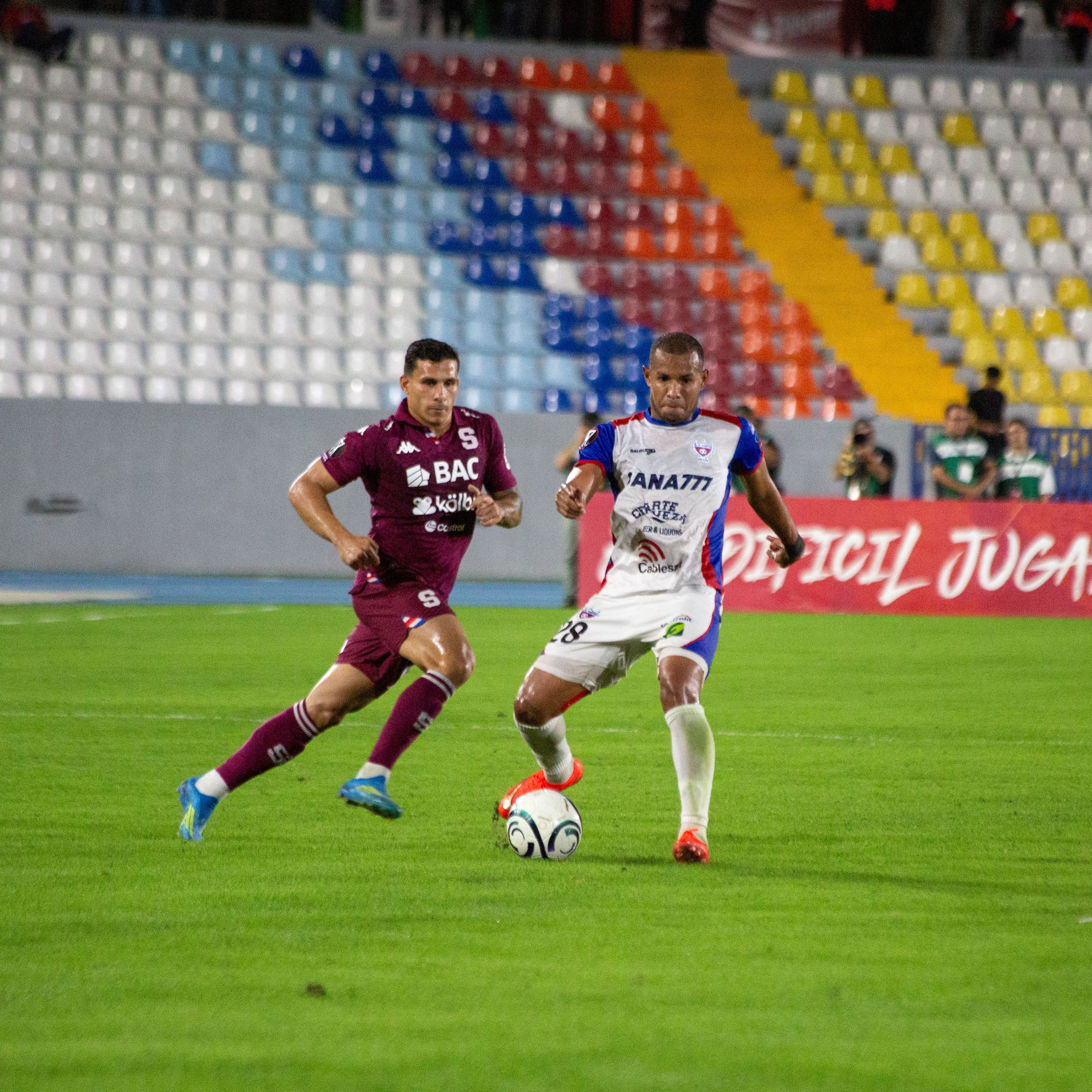 Luis Ángel Firpo vs Saprissa.