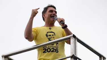 Escándalo en la campaña de Brasil: La policía investiga a Flávio Bolsonaro por corrupción a semanas de las elecciones
