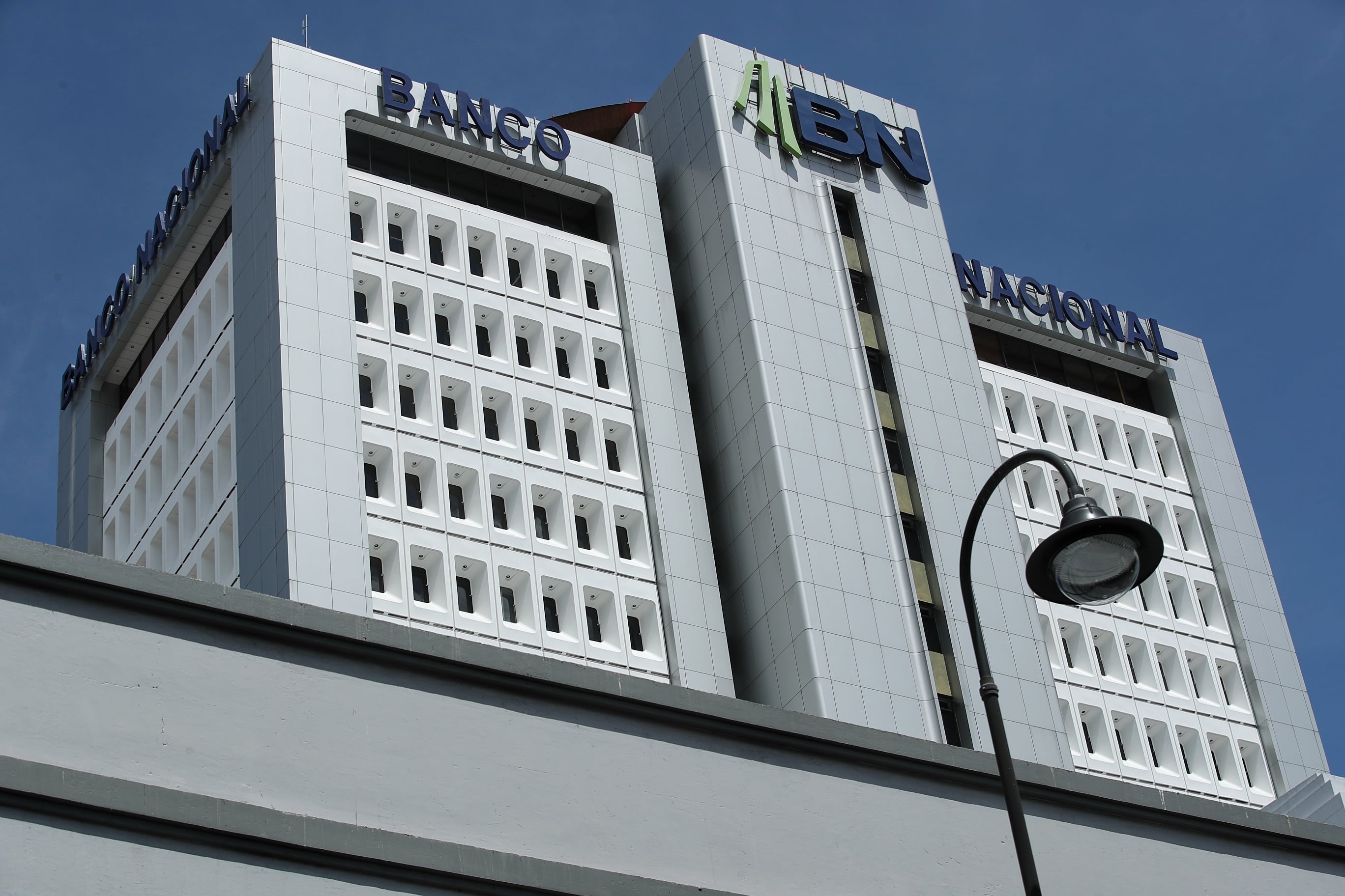 13/02/2024/ recorrido por bancos. Diferentes ángulos de sus fachadas / en la imagen Banco Nacional sucursal principal en San José centro / Foto John Durán