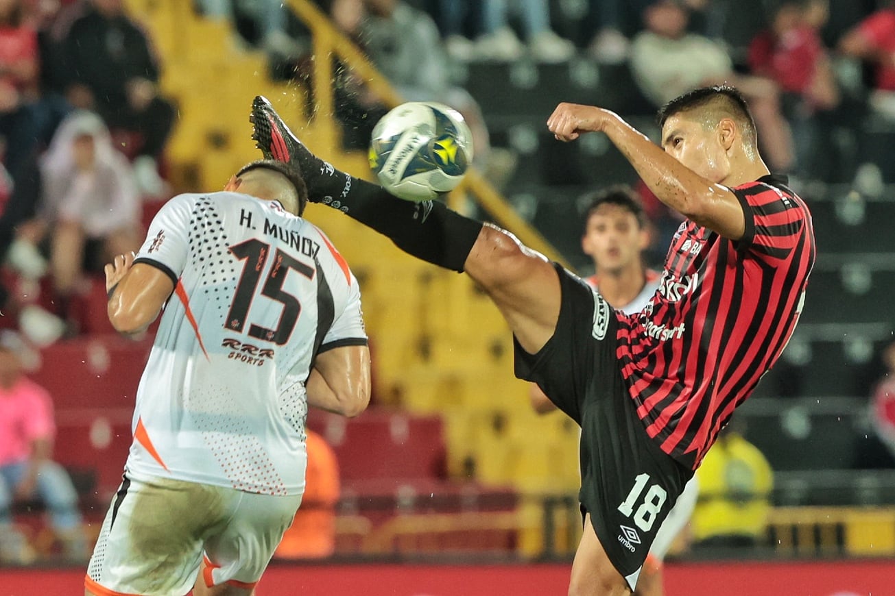 23/04/2026/ juego entre Liga Deportiva Alajuelense vs Puntarenas FC en el estadio Alejandro Morera Soto / foto John Durán