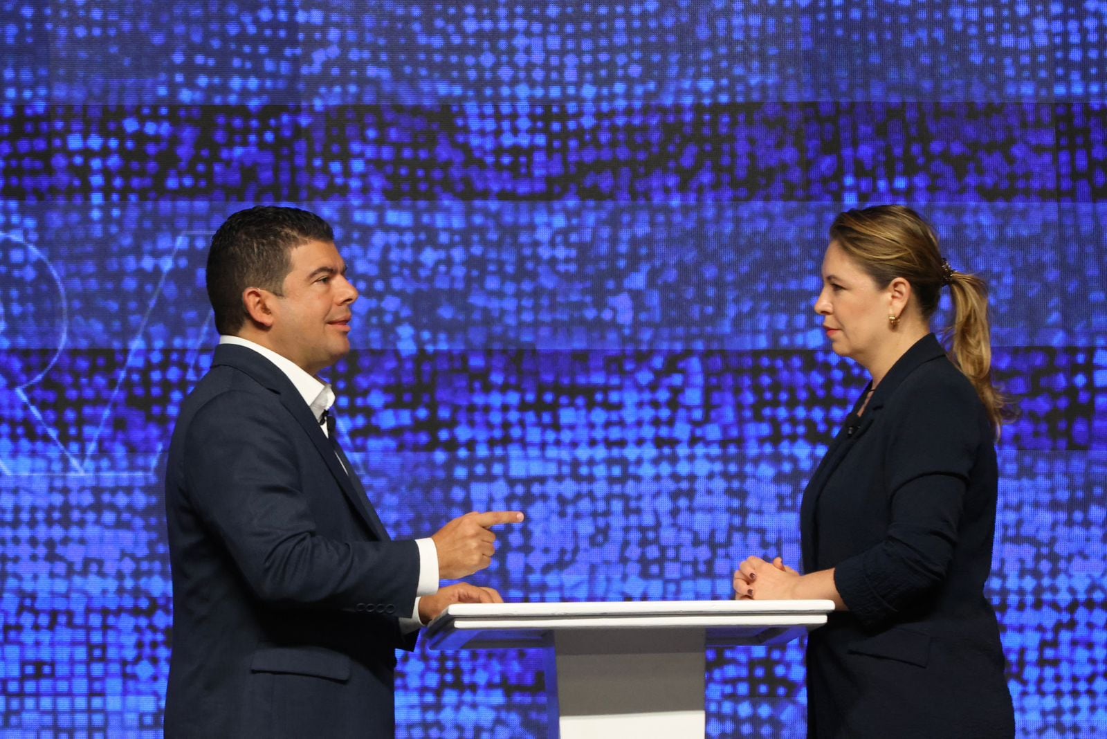 Álvaro Ramos del PLN y Claudia Dobles, de Agenda Ciudadana, se enfrentaron en un cara a cara en el debate de ¡OPA!