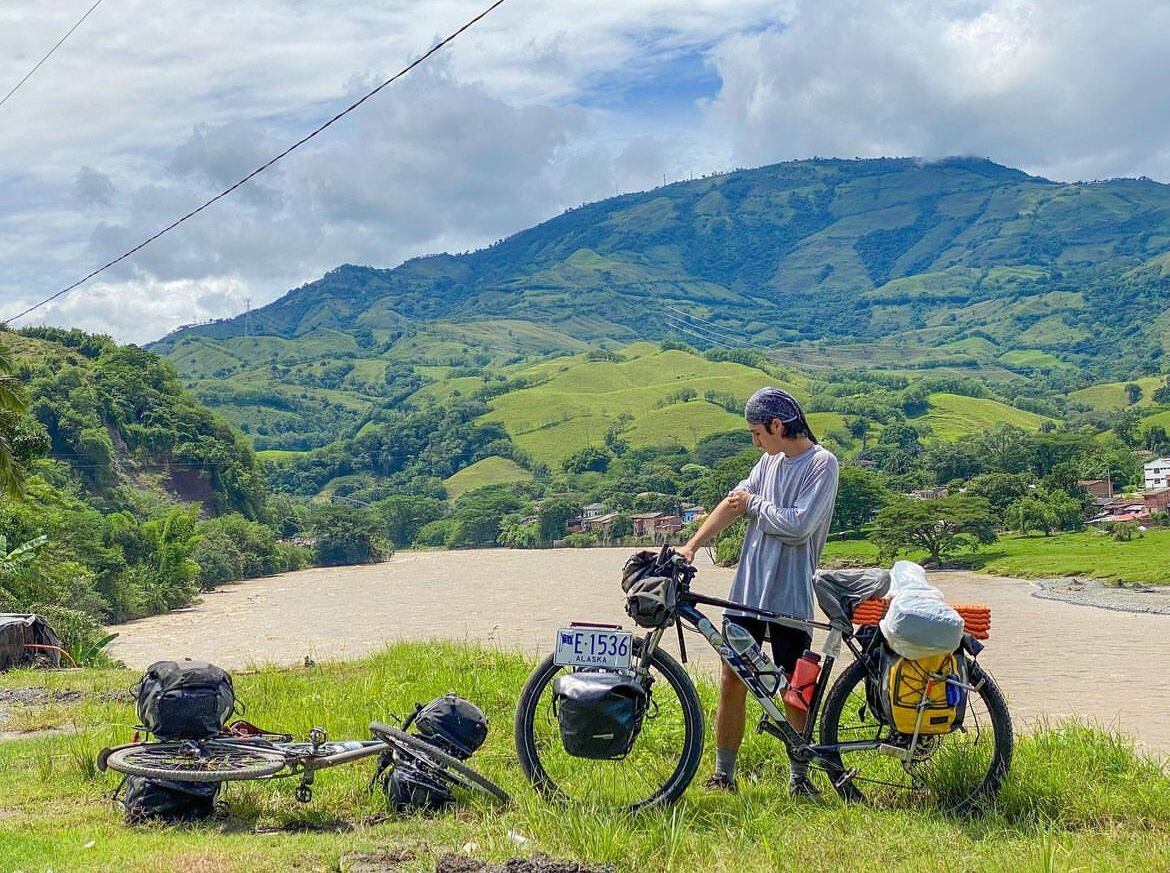 Liam Garner recorrió desde Alaska hasta Argentina en bicicleta y pasó por Costa Rica