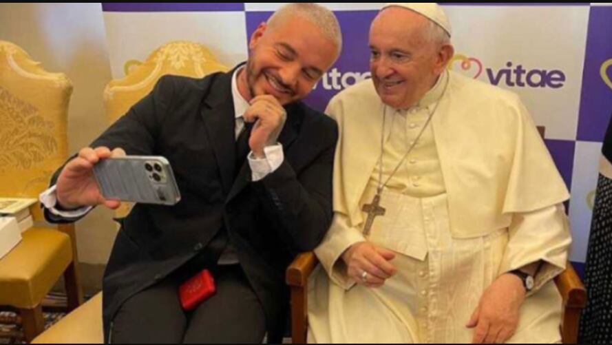 Papa Francisco con J Balvin.