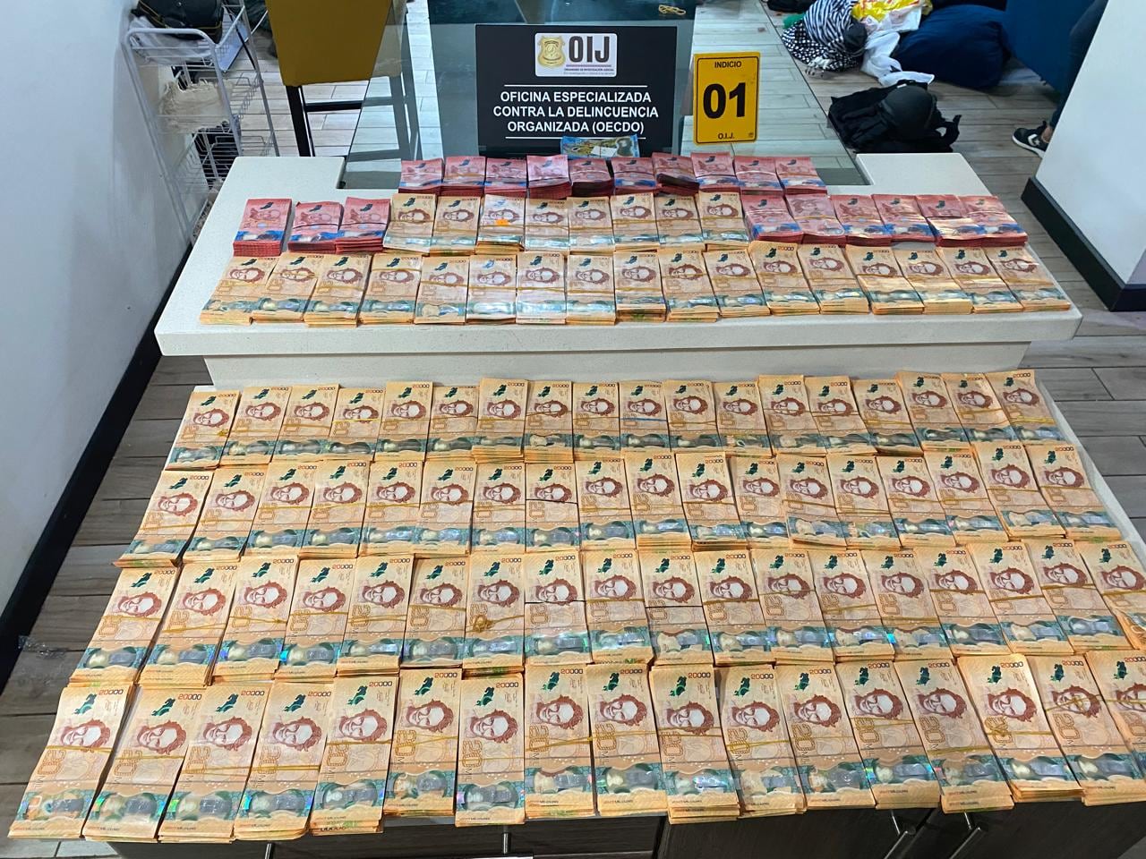 Dinero en efectivo, vehículos de lujo, botes, joya y ganado, figura entre lo decomisado por el OIJ al cartel del Caribe Sur.