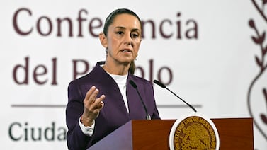 Comisión del Congreso del Perú aprueba declarar persona ‘non grata’ a la presidenta de México, Claudia Sheinbaum