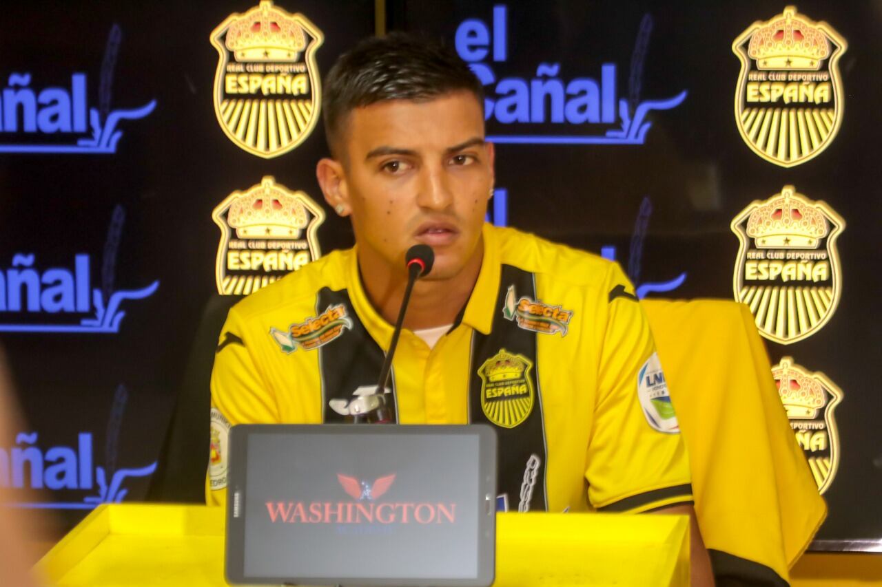 Heyreel Saravia siempre quiso jugar en el extranjero y hoy es ficha del Real España de Honduras. Fotografía: Diario Diez