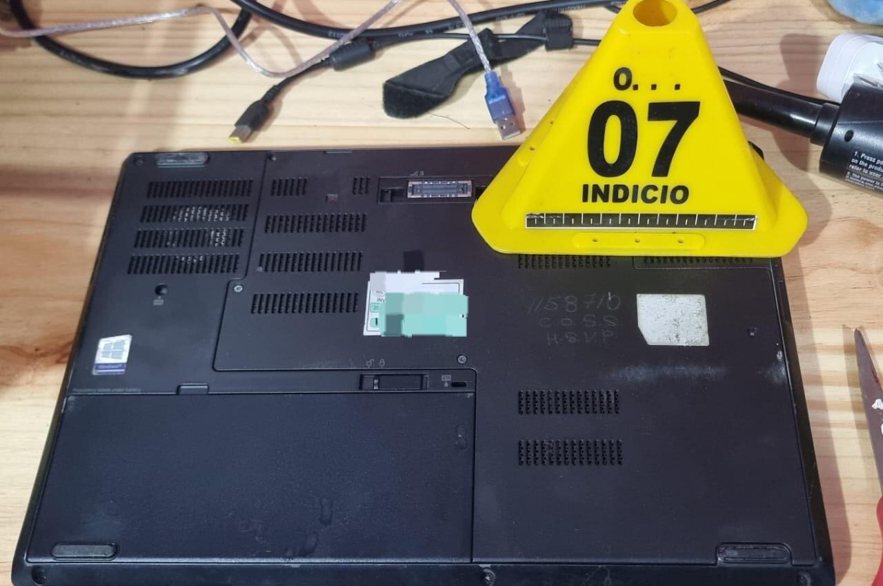 Detalle de la evidencia recabad en allanamientos por caso Barrenador este jueves 28 de agosto. Fotografía: